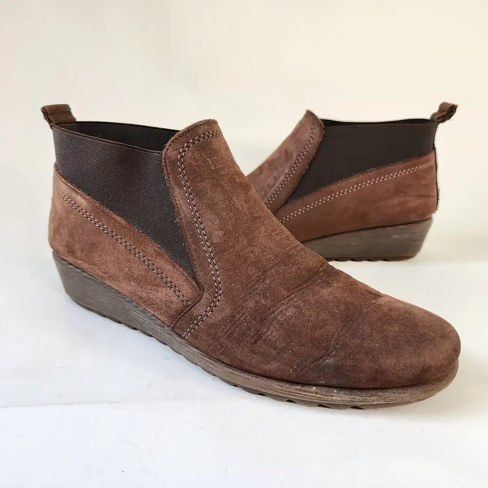 The FLEXX Brown Suede Ankle Booties‎ Size 8